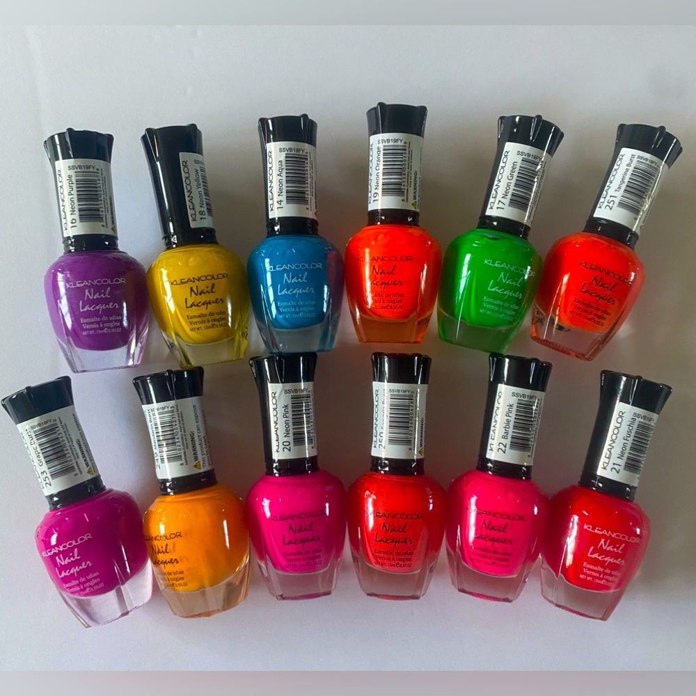 Nail polish set (12 vibrant colors)